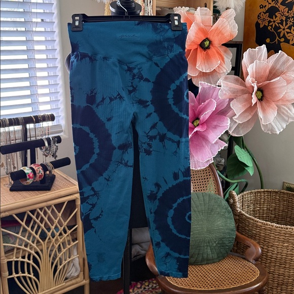 Victoria’s Secret Pink Blue Tie Dye Seamless High Waist Tights Leggings - Picture 2 of 4